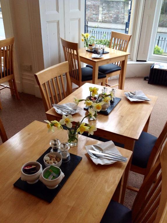 Clifton House 4*